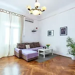 Center Big With Private Parking *
