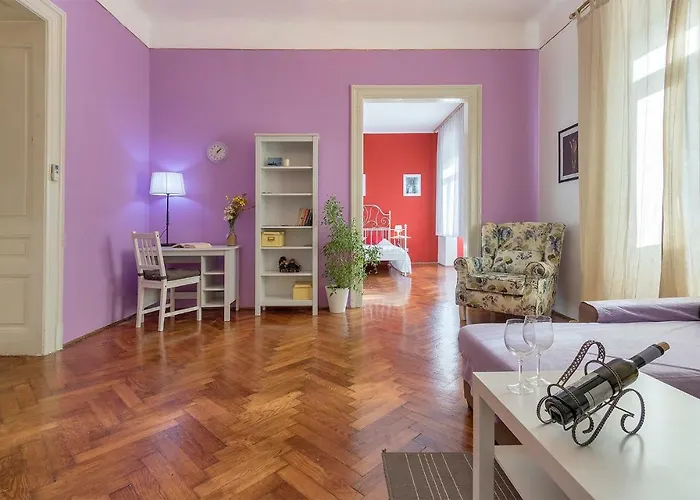 Center Big With Private Parking *