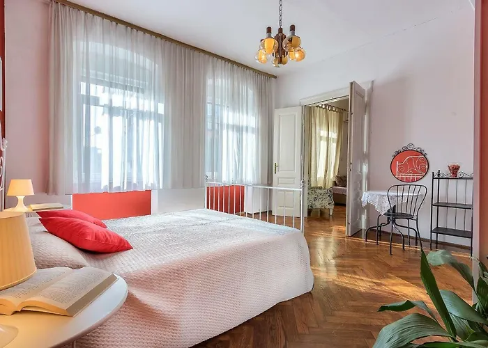 Center Big With Private Parking Daire *