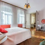 Center Big With Private Parking Apartmán *