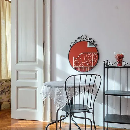 Center Big With Private Parking Pula